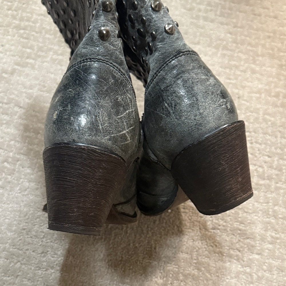 Corral Vintage Studded Black Western Boots - Picture 5 of 11